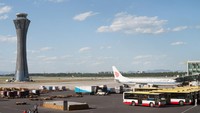 Peringkat ke enam ada Beijing dengan 34,5 juta penumpang di 2020, turun 66 persen dari 2019. (Getty Images/winhorse)