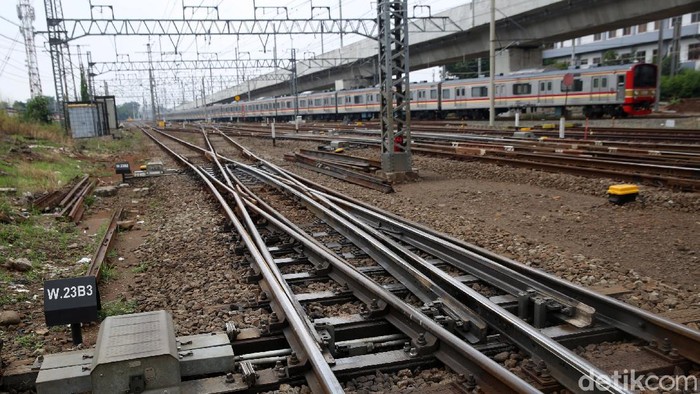 Pengerjaan proyek jalur dwi ganda atau double double track (DDT) terus dilakukan. Seperti apa perkembangannya?