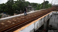 Seperti diketahui, jalur ganda Bekasi Line elevated sepanjang 1,4 km antara Manggarai-Jatinegara yang dibangun Kementerian Perhubungan telah selesai.