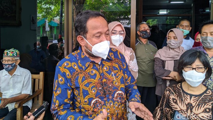 Bupati Ponorogo Ipong Muchlissoni