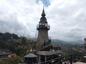 Kafe Bertema Kastil Abad Pertengahan Ada di Bandung