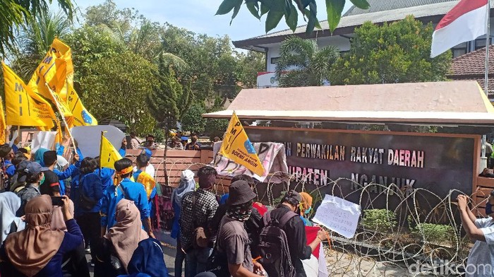 demo omnibus law di nganjuk