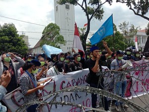 Ada Demo Tolak Omnibus Law, Jalan di Depan Kantor Gubsu Ditutup