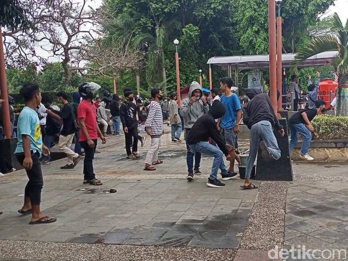 Demo tolak Omnibus Law di Kebumen, Jumat (9/10/2020).