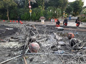 Beda Risma dengan RK-Ganjar-Khofifah Hadapi Pendemo UU Cipta Kerja