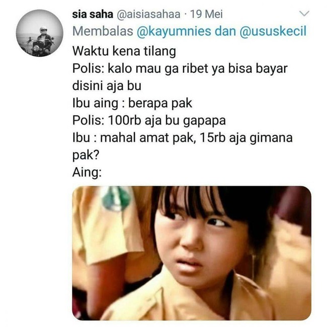 Nggak cuma di pasar, sampai pas kena tilang polisi juga tetap jiwa tawar menawar emak-emaknya keluar. Foto: Twitter/@aisiahaa