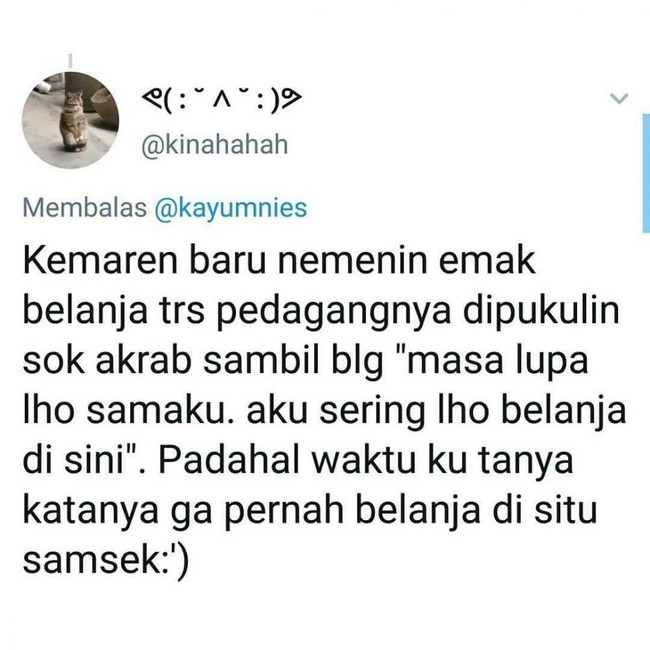 Ini sih pasti dalam hati si penjualnya juga jadi bertanya-tanya dan bingung. Memang ada-ada saja tingkah emak-emak. Foto: Twitter/@kinahahah
