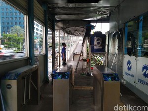 Begini Kondisi Halte TransJ Karet dan Dukuh Atas Usai Dirusak Pendemo