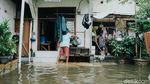 Hang Lekir Kebanjiran, Anak-anak Asyik Main Air dan Berenang