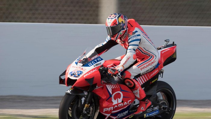 BARCELONA, SPAIN - SEPTEMBER 26: Jack Miller of Australia and Pramac Racing heads down a straight during the MotoGP of Catalunya: Qualifying during qualifying for the MotoGP of Catalunya at Circuit de Barcelona-Catalunya on September 26, 2020 in Barcelona, Spain. (Photo by Mirco Lazzari gp/Getty Images)