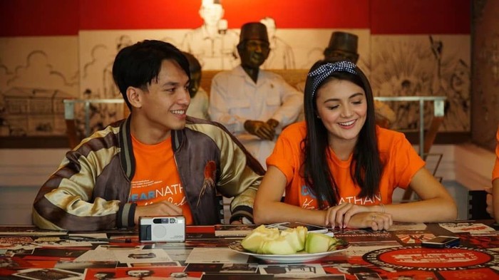 Jefri Nichol Keseruan Jefri Nichol saat Makan Bareng Teman-teman