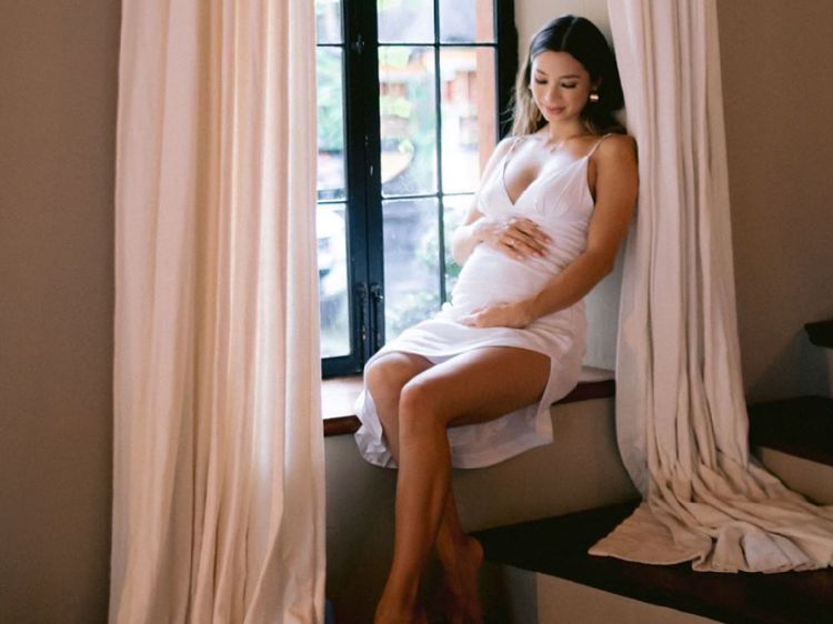 Potret Baby Bump Jennifer Bachdim