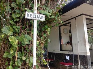 Kaca Pos Keamanan Gedung Sate Dirusak Demonstran