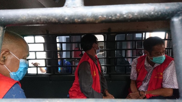 Kejati Banten Tahan Eks Kadis PU Cilegon Tersangka Korupsi Proyek JLS (Foto: M Iqbal/detikcom)