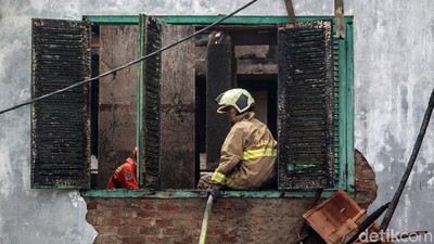 Kondisi Grand Theater Senen Usai Terbakar