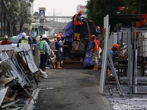 Sisa-sisa Korban Kericuhan Aksi Tolak Omnibus Law di Jakarta