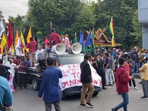 Tolak Omnibus Law, Mahasiswa Kembali Kepung DPRD Riau