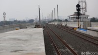 Terkait pembangunannya, Stasiun Manggarai diketahui dibangun dalam 3 tahap yang diperkirakan akan rampung pada akhir 2021.