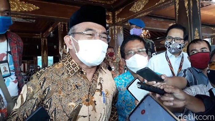 Menko PMK Muhadjir Effendy saat di Sukoharjo, Jumat (9/10/2020).
