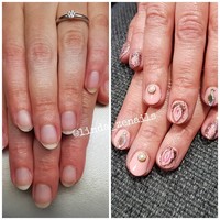 Seniman kuku @linda_zenails menunjukkan before-after nail art unik tersebut. Nail tersebut dipermanis dengan tambahan glitter dan mutiara.  Foto: nail art
