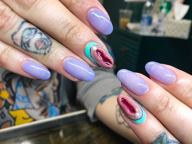 Tren ini bermula dari Instagram. Sejumlah seniman kuku membuat nail art unik tersebut dengan bentuk yang mengesankan.  Foto: Instagram