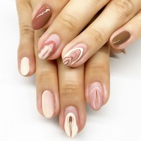 Ada tren nail art aneh yang tengah mendunia, yakni nail art dengan bentuk organ intim wanita.  Foto: Instagram