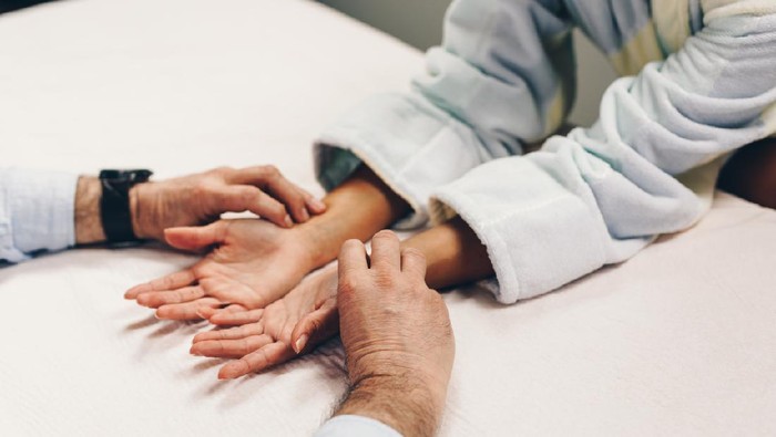 Pijatan Titik Saraf Ngantuk, Efektif Cegah Microsleep? Dokter Saraf Angkat Bicara