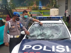 Polrestabes Surabaya Amankan 253 Pendemo Omnibus Law, 216 Pelajar 13 Mahasiswa