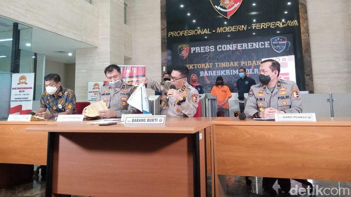 Polri Tangkap Pemilik Akun @videlyae Diduga Sebar Hoax Omnibus Law