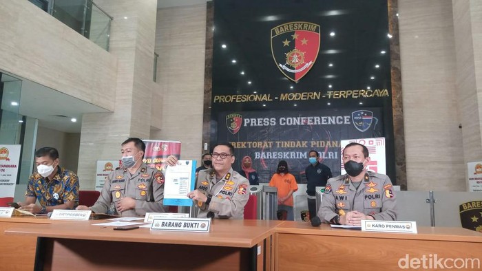 Polri Tangkap Pemilik Akun @videlyae Diduga Sebar Hoax Omnibus Law