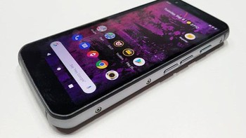 Seperti halnya ponsel tahan banting lain, Cat S62 Pro pun tahan air atau dijatuhkan. Yang menonjol adalah speknya, memakai otak Snapdragom 660 dan RAM 8 GB, memori internal 128 GB serta menjalankan Android 10. Selain itu, ada sensor FLIR sebagai pendeteksi panas. Foto: istimewa