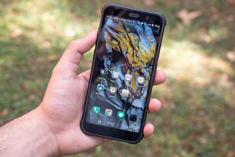 Ponsel Tahan Banting