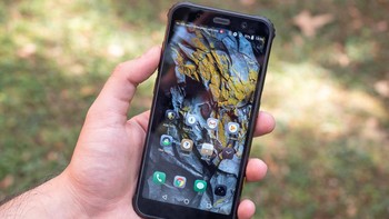 AGM X3 dengan standar militer dan sertifikasi IP68, punya spesifikasi lumayan garang dan bodi ramping, tidak seperti umumnya ponsel sejenis yang cenderung gambot. Ia memakai Snapdragon 845, prosesor untuk ponsel flagship, dipadukan dengan RAM 6 GB. Foto: istimewa