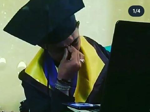 Rahman Ariansyah. S. P saat wisuda online