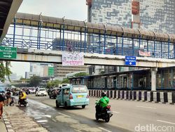 Gas Air Mata Bikin Mata Perih, Terbuat dari Apa Sih?