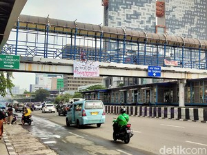 Kenali Dampak Gas Air Mata, Seperti yang Masih Menyisa di Harmoni Usai Demo
