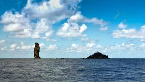 Potret Pulau Pemantik Gairah di Italia