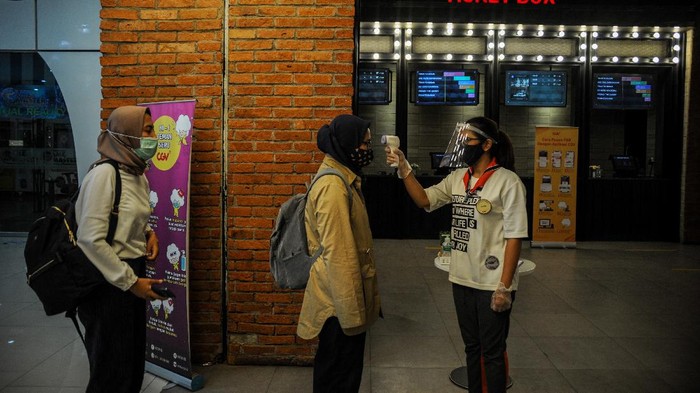 Sembilan bioskop di Kota Bandung kembali beroperasi. Pengoperasian sejumlah bioskop itu dilakukan meski Kota Bandung tengah berstatus zona merah COVID-19.