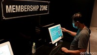 Ketua GPBSI Djonny Syafruddin mengatakan, para pengelola bioskop punya keputusan beragam, ada yang siap untuk langsung buka, dan ada yang memutuskan tak buka untuk saat ini. Wisma Putra  
