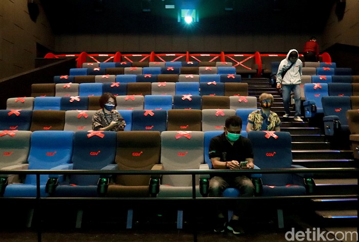 Sembilan bioskop di Kota Bandung kembali beroperasi. Pengoperasian sejumlah bioskop itu dilakukan meski Kota Bandung tengah berstatus zona merah COVID-19.