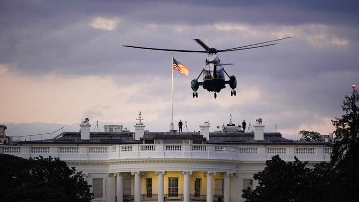 Sepekan terakhir ini dunia informasi media ramai diwarnai oleh berita demo penolakan Omnibus Law yang disahkan DPR hingga Donald Trump kembali ke gedung putih.