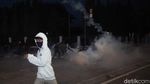 Top 5 Foto Pekan Ini: Demo Omnibus Law-Trump Copot Masker