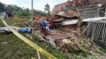 Truk Bermuatan Bawang Tabrak Rumah di Magelang