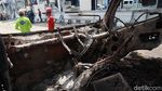 Truk-truk Ini Jadi Korban Demo Rusuh di Jakarta