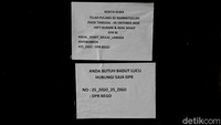 Sejumlah poster berisi sindiran untuk DPR pun terpasang di sejumlah dinding di kawasan Ibu Kota. Poster-poster itu dipasang sebagai bentuk kekecewaan warga atas sikap DPR yang mengesahkan UU Cipta Kerja pada Senin (5/10) lalu.