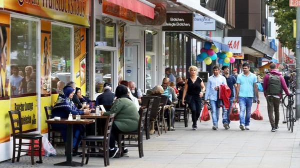 Kota Berlin juga masuk 10 besar kota tersehat. Tingkat polusi yang rendah dan banyaknya pilihan aktivitas outdoor menjadikan kota ini memungkinkan untuk menerapkan gaya hidup sehat. Foto: CNN travel Kota Berlin juga masuk 10 besar kota tersehat. Tingkat polusi yang rendah dan banyaknya pilihan aktivitas outdoor menjadikan kota ini memungkinkan untuk menerapkan gaya hidup sehat. Foto: CNN travel
