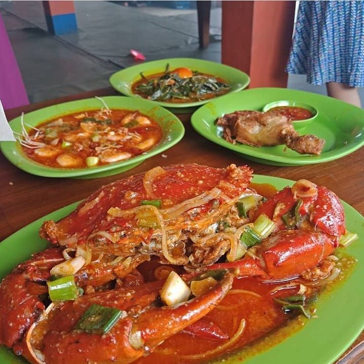 Bersantai Sambil Makan Sate Tegal hingga Seafood Mantul di Bogor