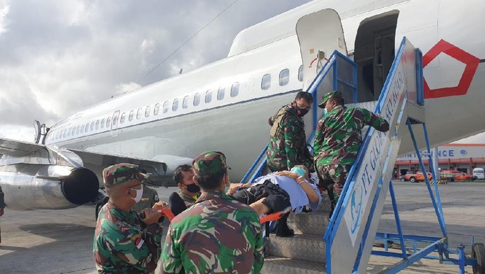 Evakuasi anggota TGPF dan Prajurit TNI yang ditembaki KKB Papua