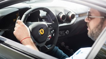 Pertama kali ia membeli Ferrari 458 Speciale, kemudian membeli lagi dan lagi. “Saat saya mengemudikannya, saya sadar ini adalah mobil yang sangat spesial,” katanya. Foto: istimewa