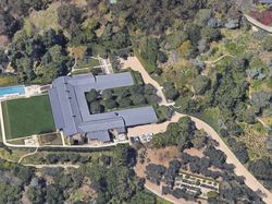 Pendiri WhatsApp Dulu Melarat, Kini Pacar Model dan Berlimpah Harta